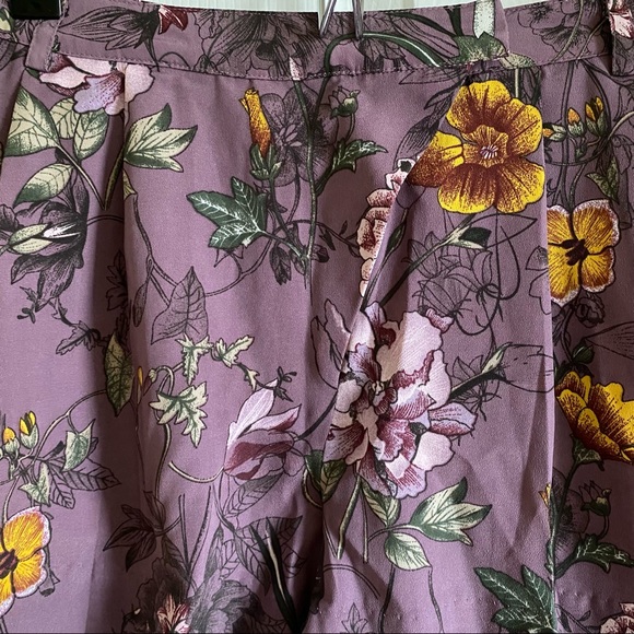 H&M - Floral Chiffon Shorts - Picture 2 of 6